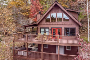 Pigeon Forge Scenic Solitude with Private Hot Tub!